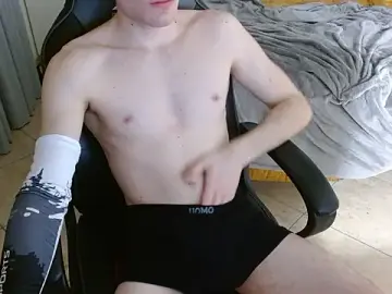 Stripchat Live Sex Cam of FitGuyDream