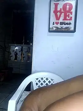 Stripchat Sex Cam of Luhma_hot