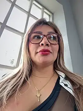 Stripchat Free Porn Cam of DIANITA_1988