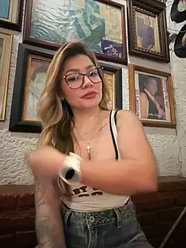 Stripchat Free Porn Cam of DIANITA_1988