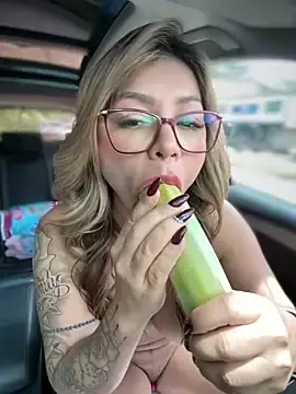 Stripchat Sex Cam of DIANITA_1988