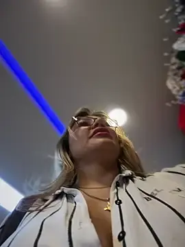 Stripchat Free Porn Cam of DIANITA_1988