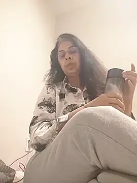 Stripchat Live Sex of NakedMILFx