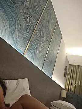 Stripchat Nude Webcam of NakedMILFx