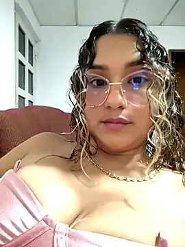 Stripchat Best live sex cam show of BrendaGirs