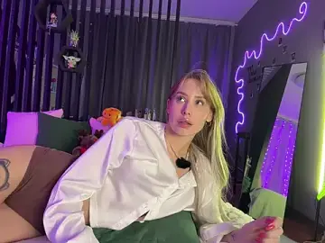 Stripchat Sex Cam of plugmyHDMI