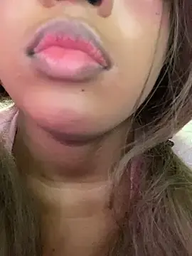 Stripchat Live Porn of AwkwardJasminee