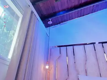 Stripchat Adult Webcam of ari_monet