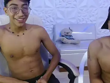 Stripchat Adult Webcams of goldenjyj