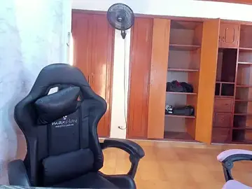 Stripchat Live Sex Cam of Sofy_and_Mia