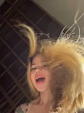 Stripchat Live Sex Cam of curchez_