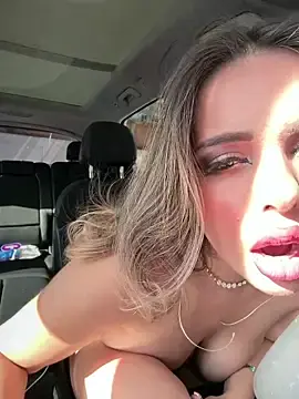 Stripchat Live Sex of Alirawrz