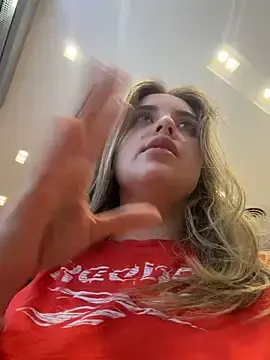 Stripchat Free Porn Cam of Alirawrz