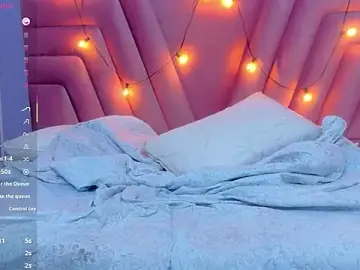 Stripchat Adult Webcams of hornybarelylegalgirl