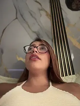 Stripchat Sex Chat of sara_calderon