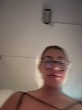 Stripchat Free Live Porn of sara_calderon