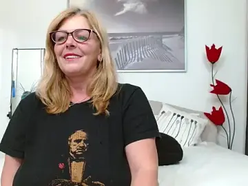 Stripchat Free Porn Cam of YulliaMilf