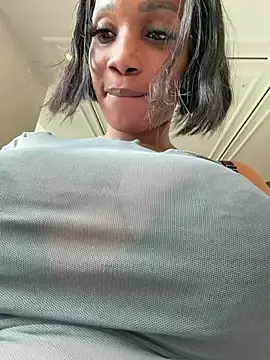 Stripchat Free Porn Cam of ___Nessa