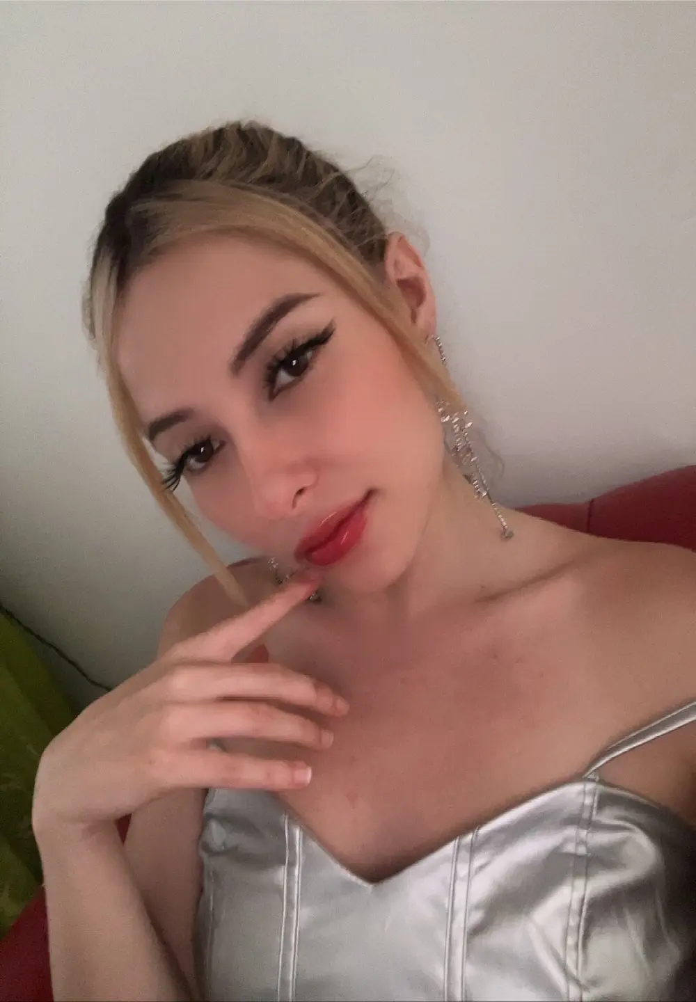 whitesexybitch44