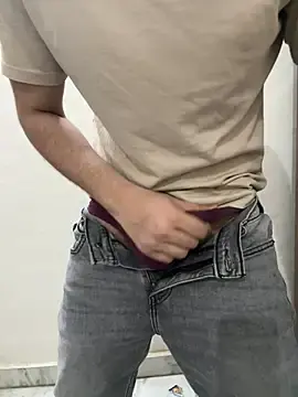 Stripchat Live Sex Cam of Ankur_straight