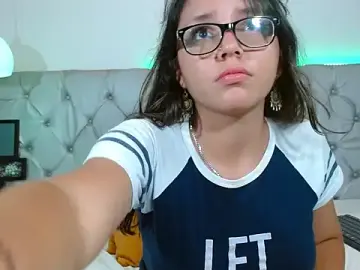 Stripchat Nude Webcam of CharlotteWhitmore