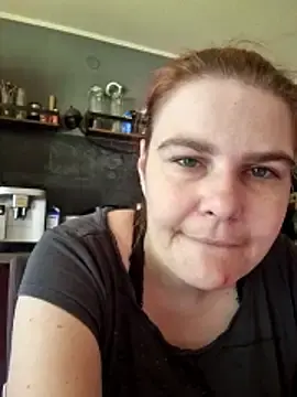 Stripchat Watch Live Sex Cams of GoldenWifee