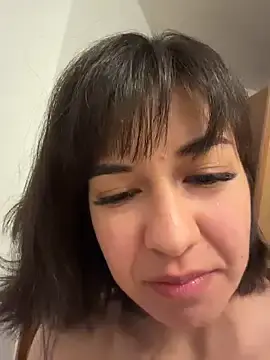 Stripchat Sex Cam of BitchyBratxxx