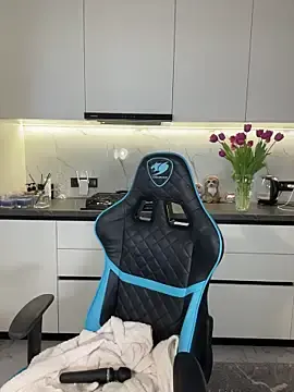 Stripchat Watch Live Sex Cams of CurlyLara