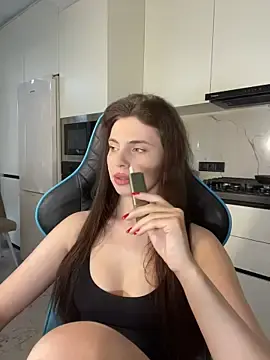 Stripchat Free Live Porn of CurlyLara