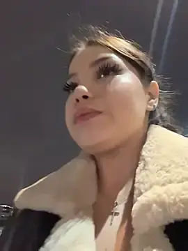 Stripchat Free Porn Cam of Chloe__Moon