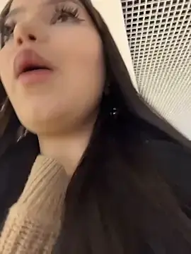 Stripchat Free Porn Cam of Chloe__Moon