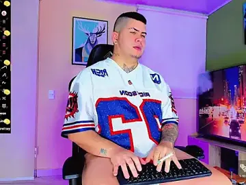 Stripchat Adult Webcams of Thomas_chubbyxhot