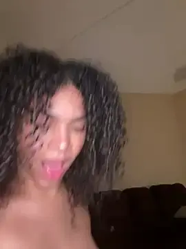 Stripchat Live Sex Cam of Kiki_hammyy