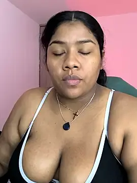 Stripchat Live Sex of paola091