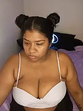 Stripchat Free Live Porn of paola091