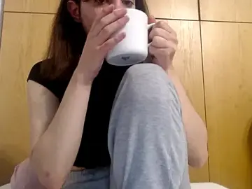 Stripchat Live Sex Cam of bellefleurrr