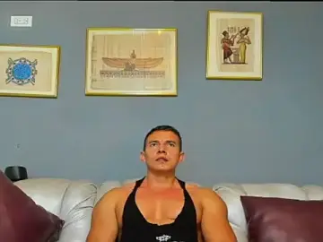 Stripchat Sex Cam of derekk_frostt