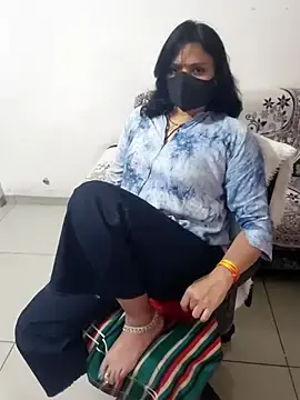 Stripchat Live Sex Cam of khushikhushi