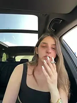 Stripchat Free Live Porn of DoriDelux66