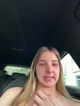 Stripchat Sex Cam of DoriDelux66