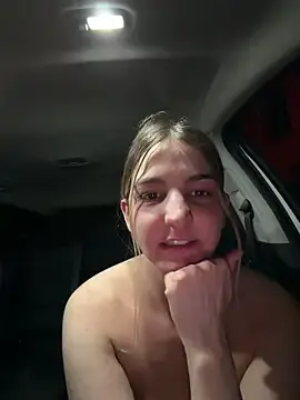 Stripchat Free Live Porn of DoriDelux66