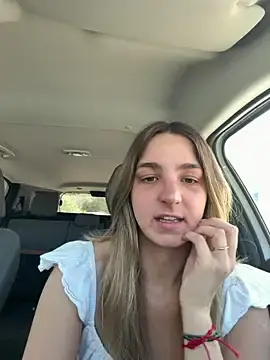 Stripchat Adult Webcam of DoriDelux66