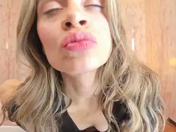 Stripchat Free Live Porn of Emily_Whinfre