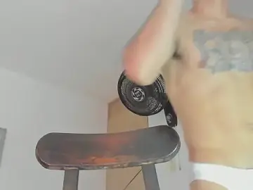 Stripchat Live Sex Cam of GilberMxx