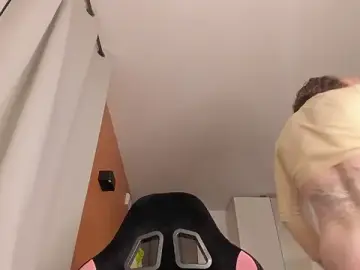 Stripchat Sex Cam of bigclittiee