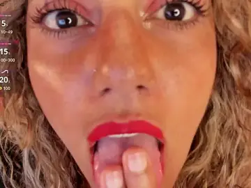 Stripchat Live Sex Cam of Sofii_Diaz