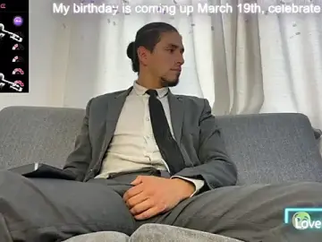 Stripchat Live Sex Cam of Tom_blunt96