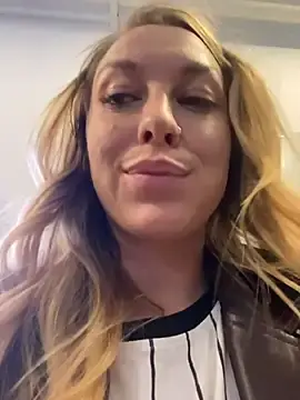 Stripchat Live Sex Cam of Sweet___Emily