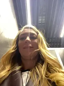 Stripchat Sex Cam of Sweet___Emily