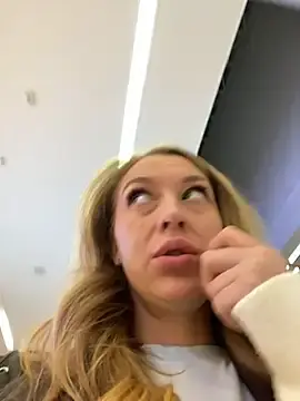 Stripchat Sex Cam of Sweet___Emily